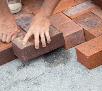 آجر فشاری چیست؟ بررسی مزایا و کاربرد آجر فشاری