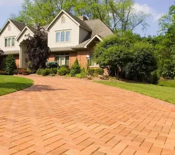 معایب و مزایای سنگ‌ فرش‌ های آجری