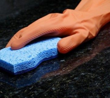 راهکارهای پاک کردن رنگ از روی سنگ